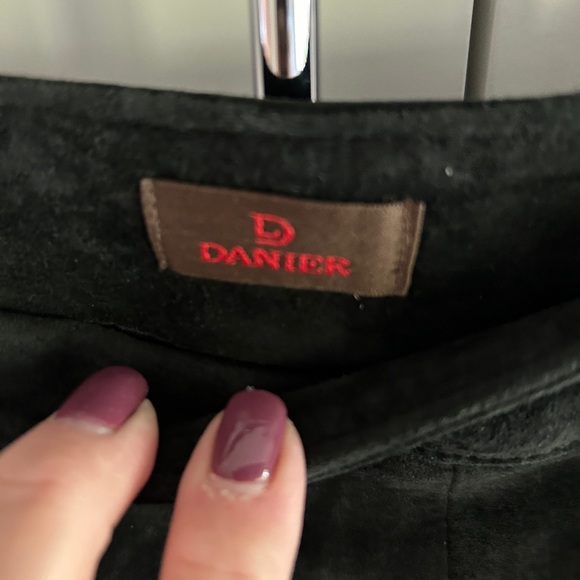 Danier suede crop pants - Picture 4 of 6